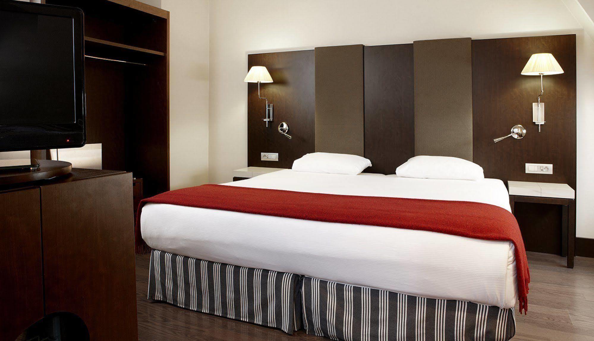 Nh Brussels Louise Hotel Saint-Gilles Bagian luar foto